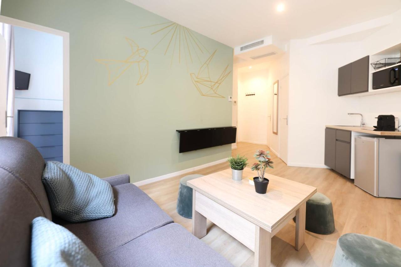 Green Apartment Near Montmartre And Opera Paris Eksteriør bilde