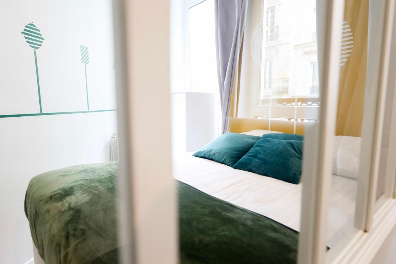Green Apartment Near Montmartre And Opera Paris Eksteriør bilde